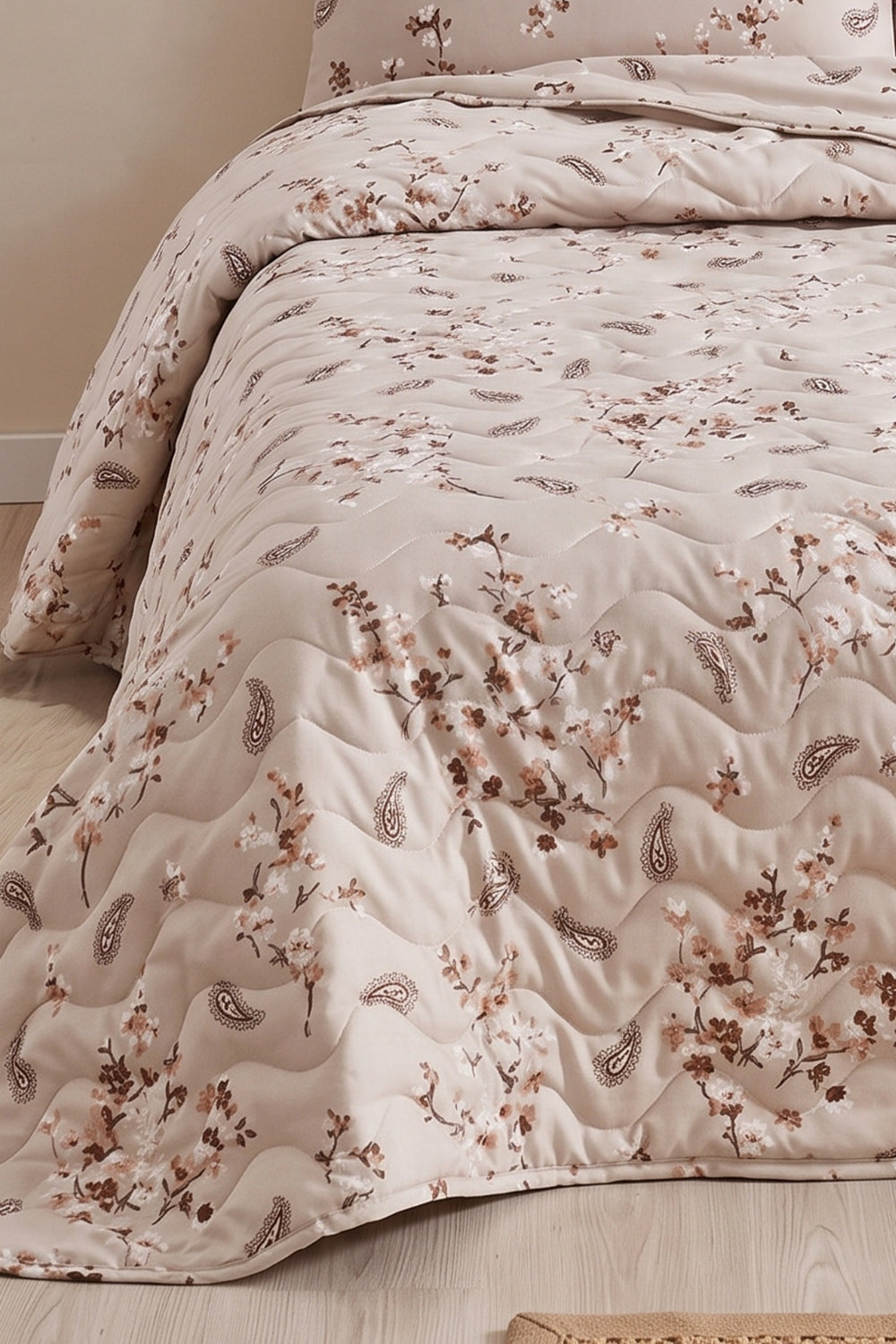 Kapitoneli Çift Kişilik Desenli Pike - Yatak Örtüsü Takımı 200x230 cm - 2 Adet Yastık Kılıflı