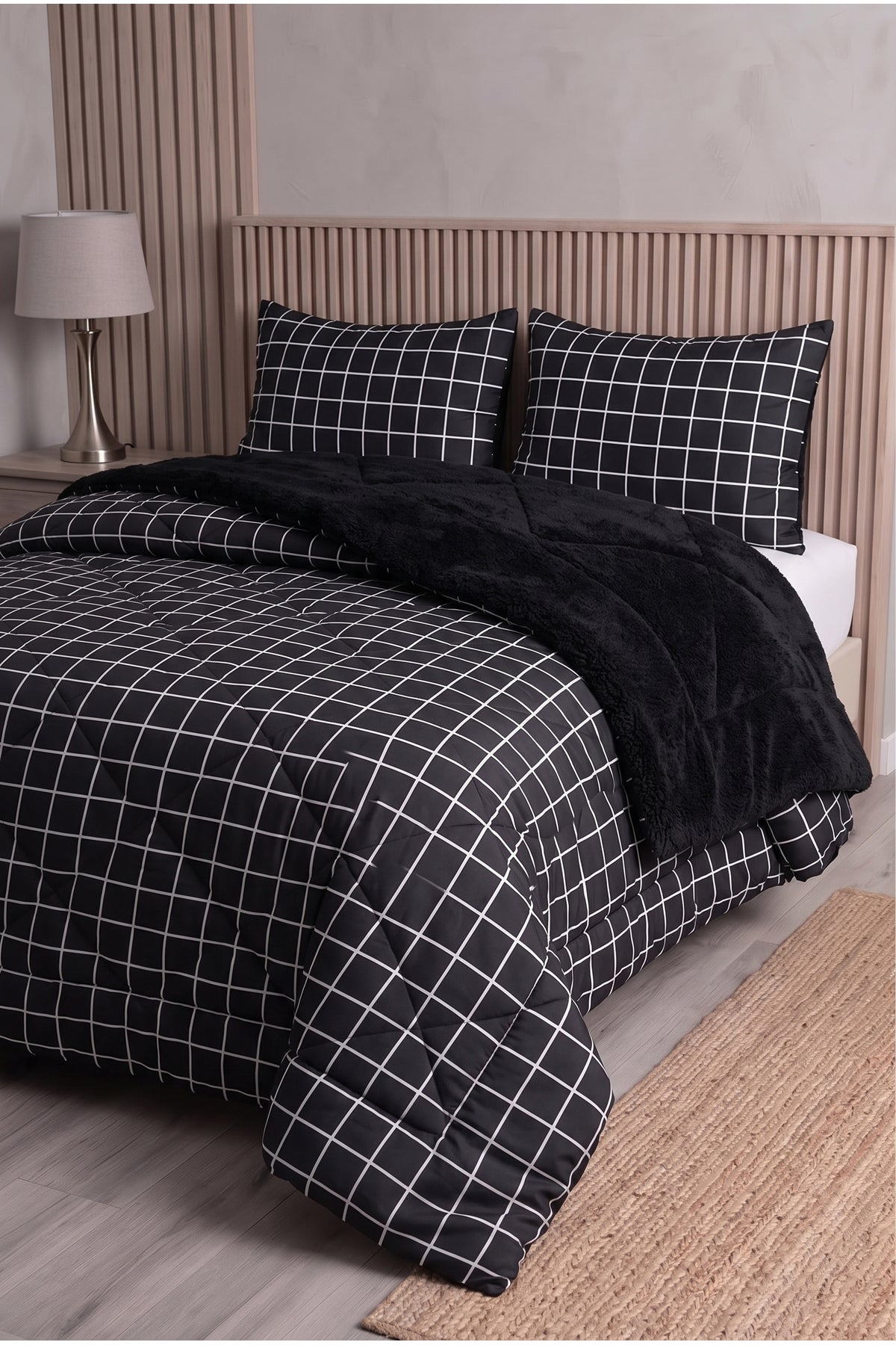 Siyah Kare Desenli Welsoft Çift Kişilik Yorgan Seti | 1 Adet Yorgan 200x220 cm, 2 adet Yastık Kılıfı 50x70 cm | Dolgulu, Yumuşak, Pamuklu Set